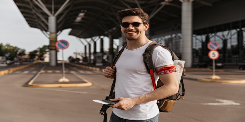 Improving Your Travel Experience with Body Language Cues
