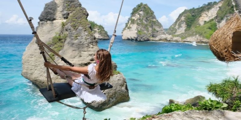 A Paradise Unveiled: Diamond Beach and the Scenic Bali Swing